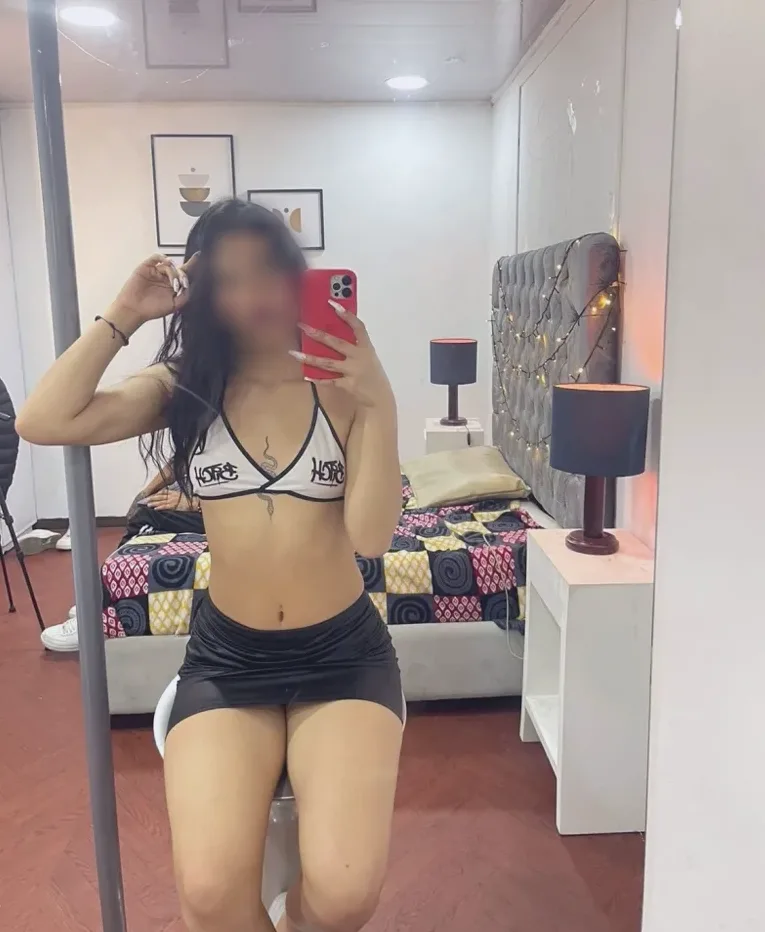 Elena, 21