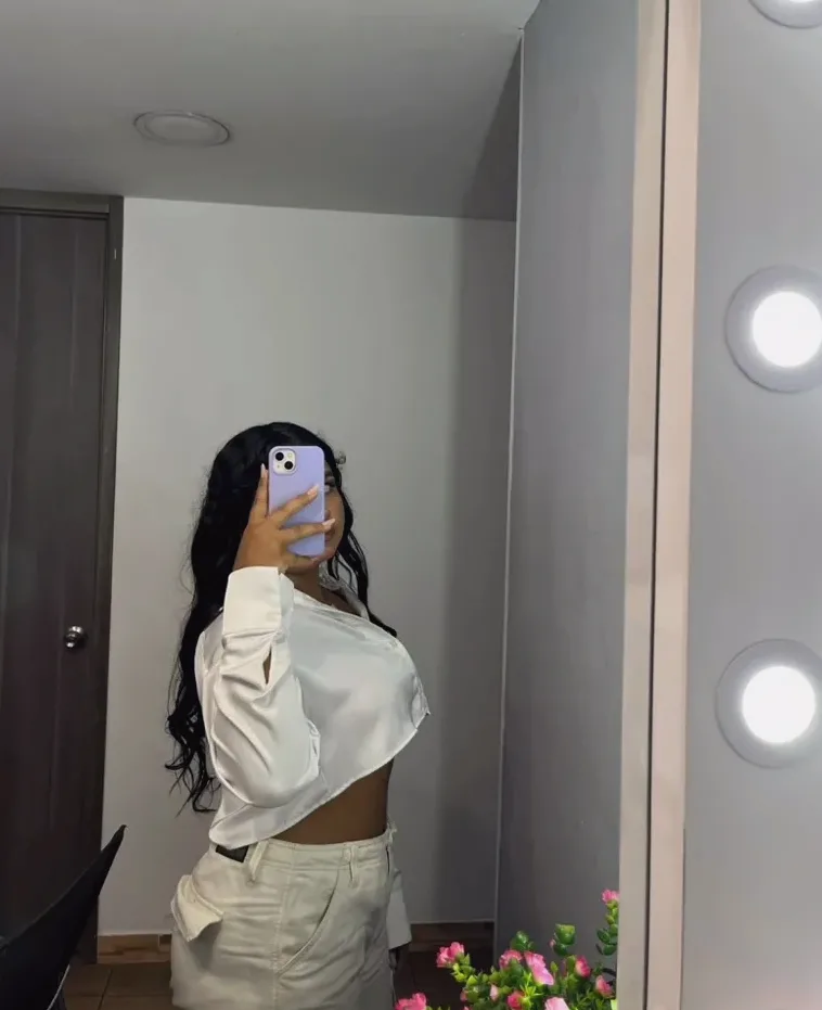 Elisa, 22