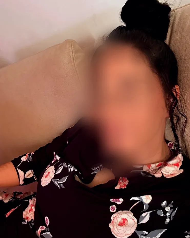 Larissa, 36