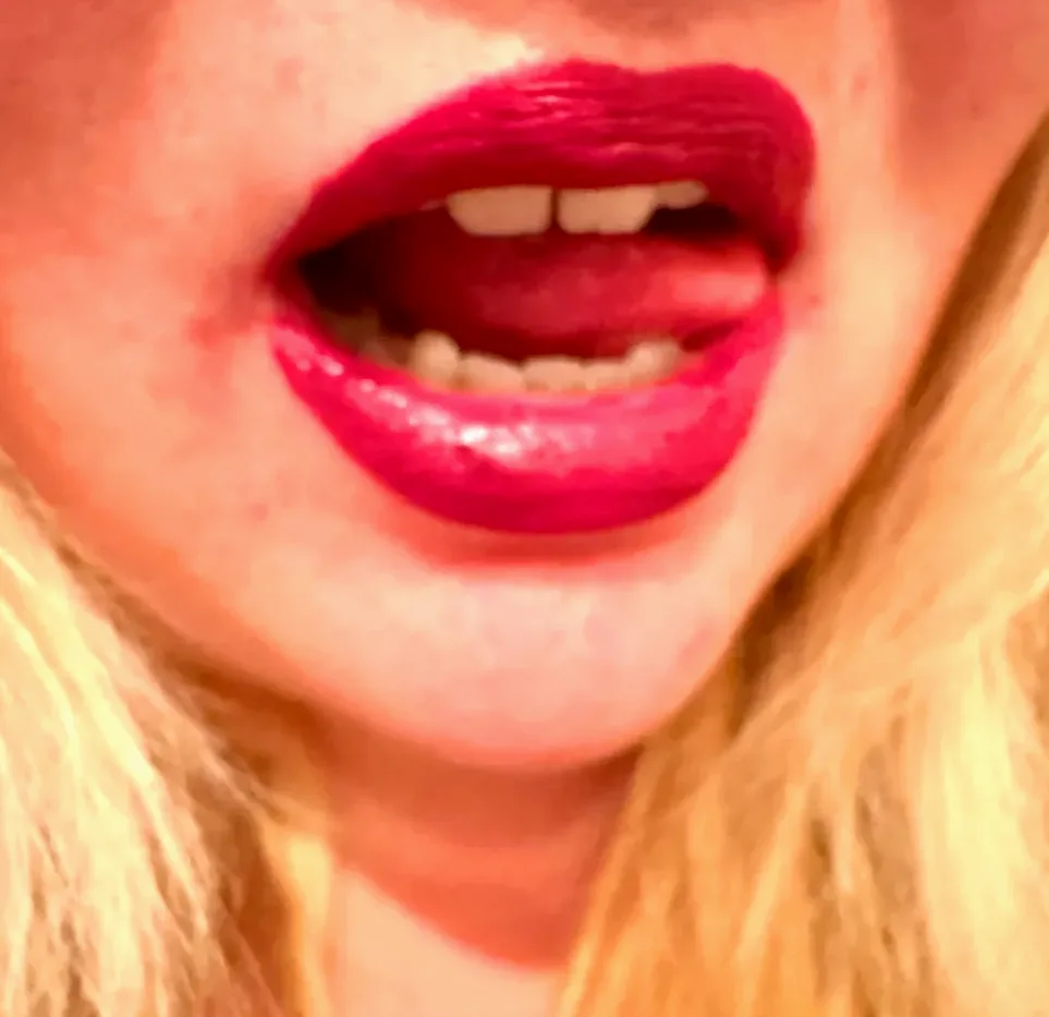 Miriam, 24
